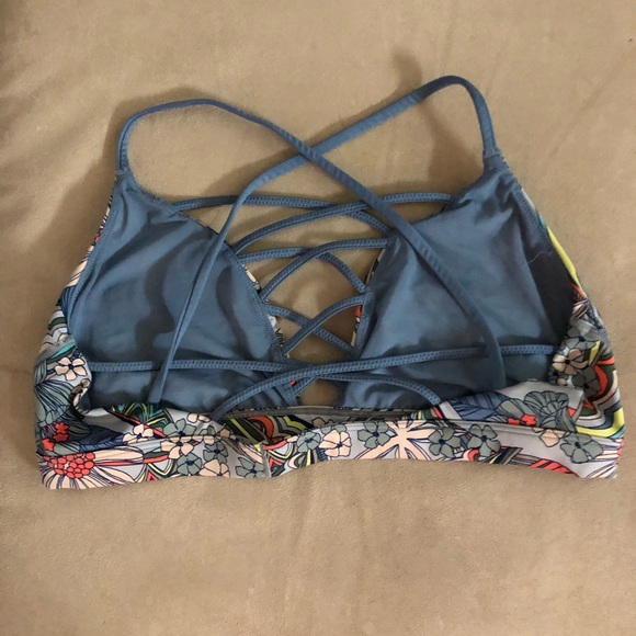 NWOT Victoria’s Secret Blue Floral Victoria Sports Bra size LRG. - Picture 2 of 3